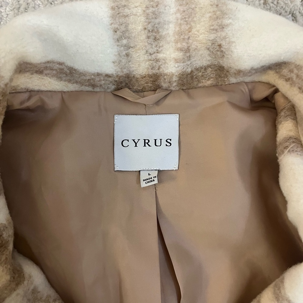 CYRUS Women's Cropped Plaid Jacket Cream and Brown size large - Picture 4 of 5